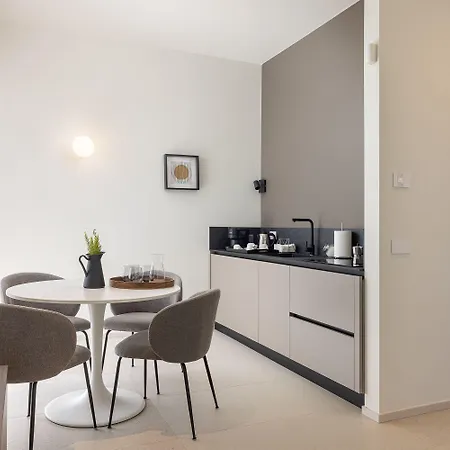 B21 Lifestyle Hotel 4*