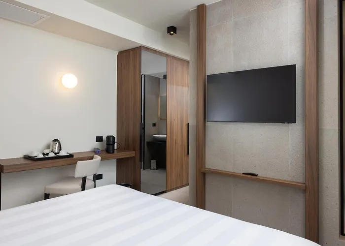 Hotel B21 Lifestyle 4*